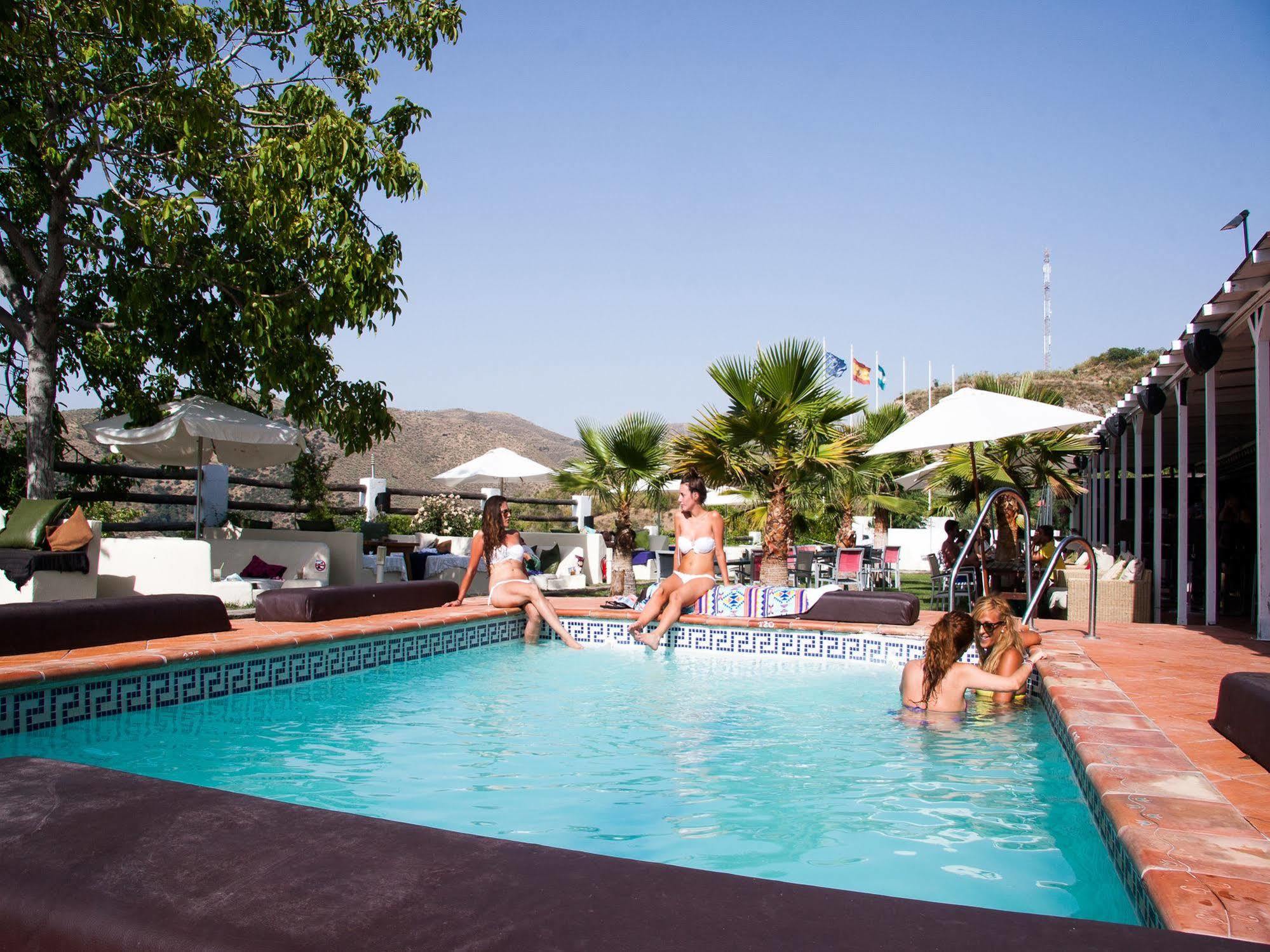Fuente Del Lobo Glamping & Bungalows - Adults Only ピノス・ヘニル エクステリア 写真
