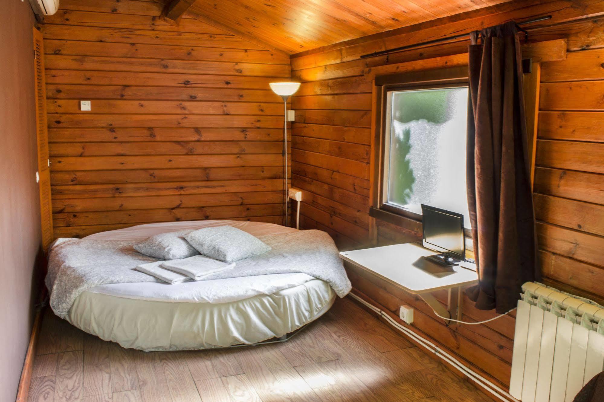 Fuente Del Lobo Glamping & Bungalows - Adults Only ピノス・ヘニル エクステリア 写真