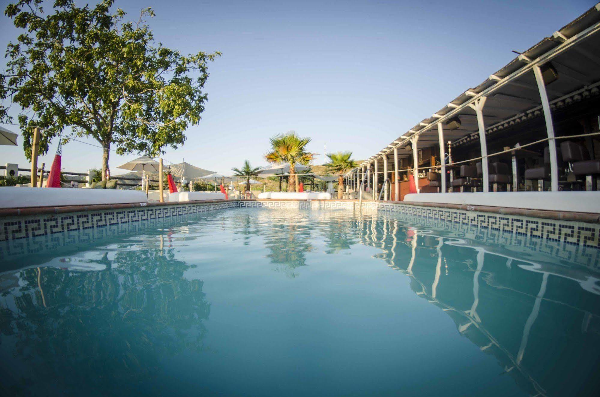 Fuente Del Lobo Glamping & Bungalows - Adults Only ピノス・ヘニル エクステリア 写真